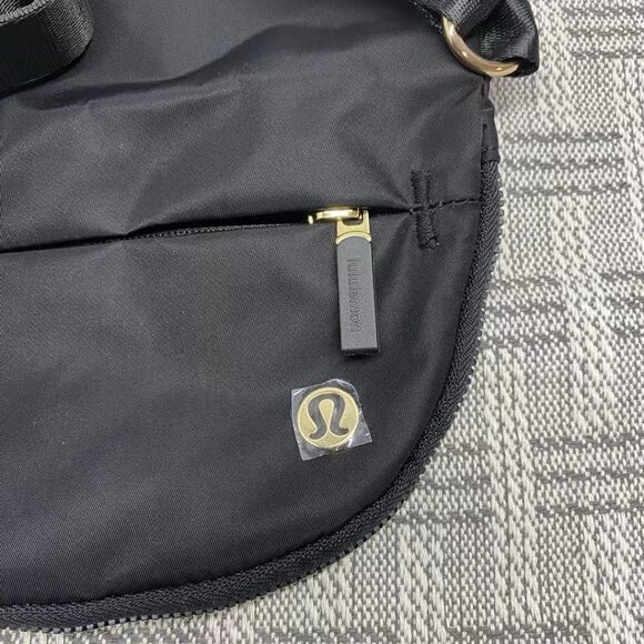 Lululemon All Night Festival Bag 2L - Picture 6 of 6